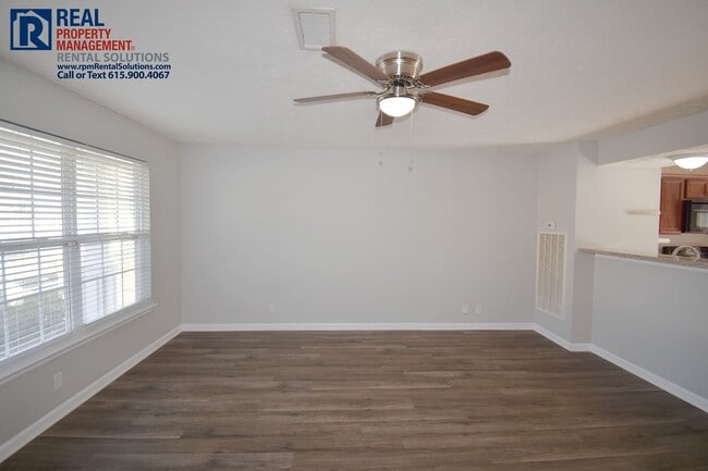 Building Photo - Great 2BR/2.5BA Murfreesboro townhome less than 2 miles from MTSU!