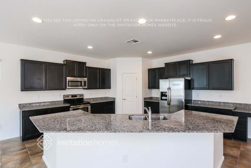 Building Photo - 1285 E Dragon Fly Rd