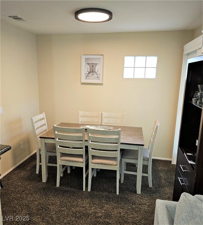 Building Photo - 3145 E Flamingo Rd