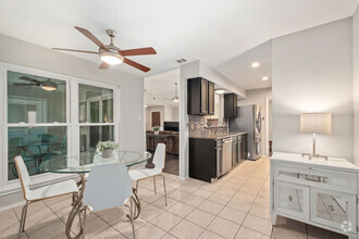 Airy and open design from nook to kitchen and living room - 7313 Elizabeth Pl