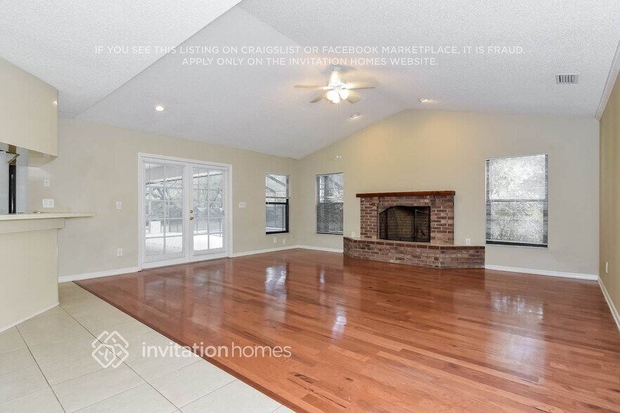 Building Photo - 14817 Farnham Way