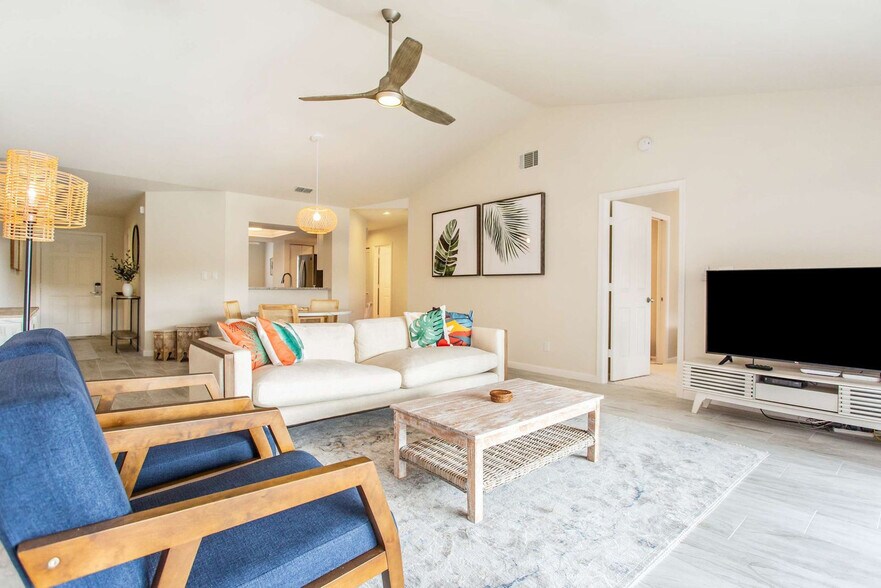 Building Photo - 6240 Bellerive Ave