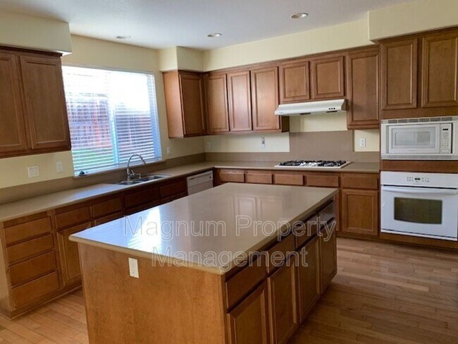 Building Photo - 29675 Ski Ranch St