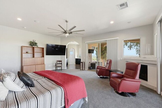 Building Photo - 5405 N Houghton Rd