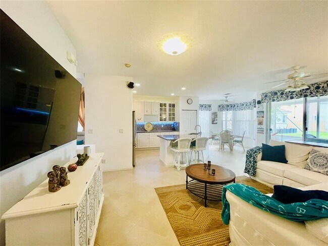 Building Photo - 6911 Sea Daisy Dr