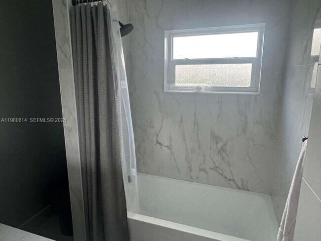 Building Photo - 1001 NW 148th St