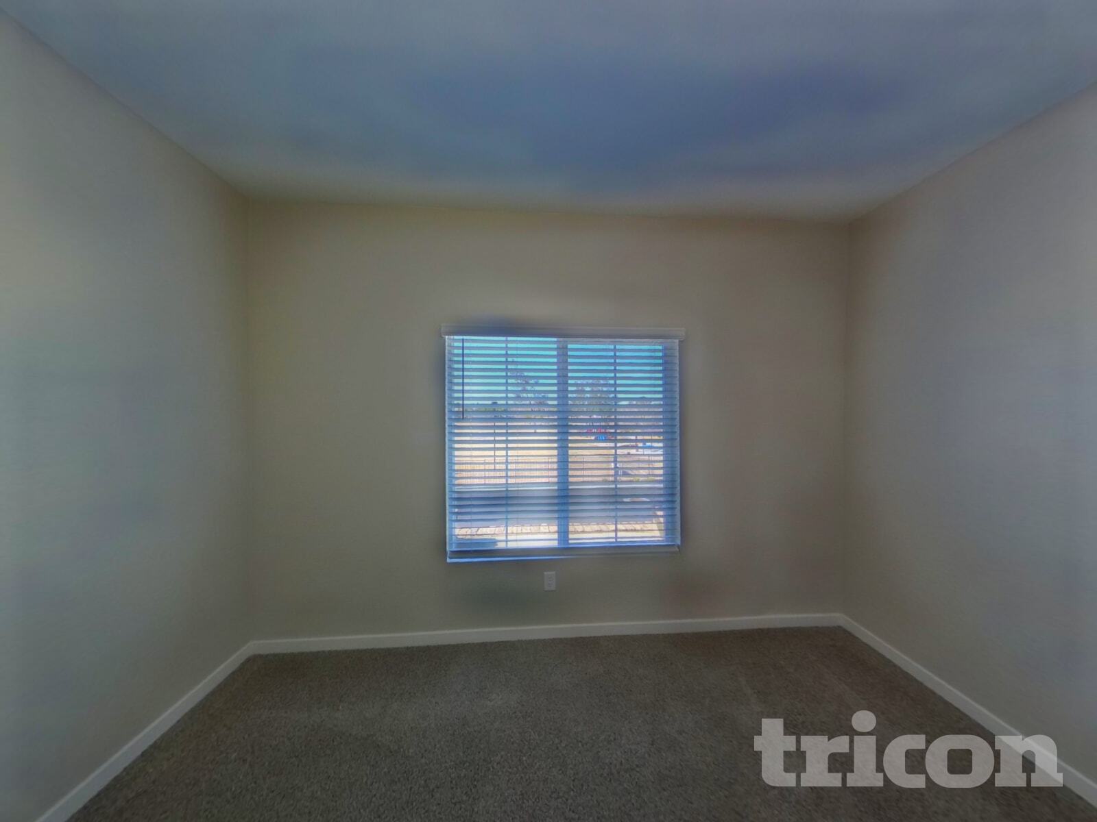 Building Photo - 1349 N Parkcrest