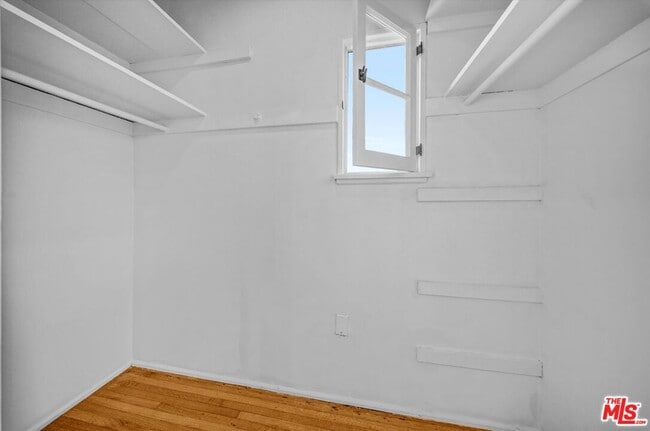 Building Photo - 207 S Reeves Dr