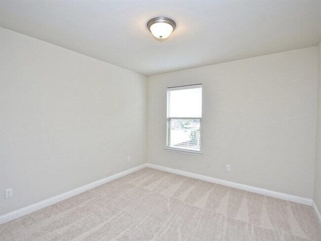 Building Photo - Spacious North Austin Gem: Modern Comfort,...