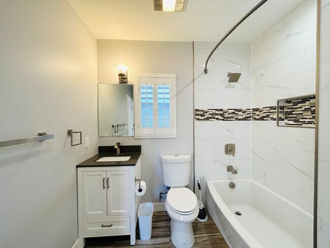 Building Photo - 8828 Haas Ave