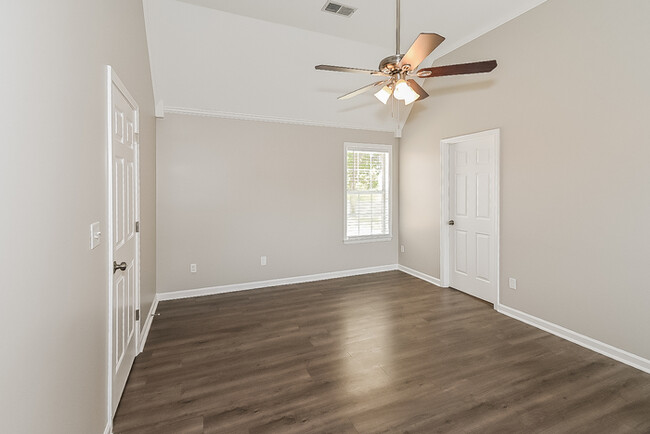Building Photo - Comfort & Charm in Olive Branch