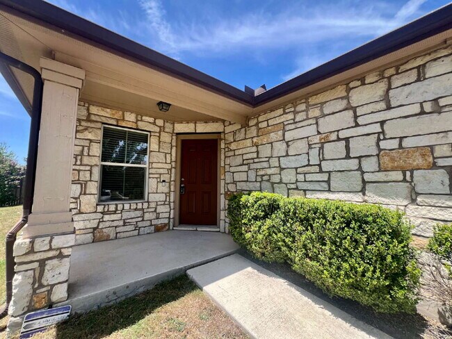 Building Photo - Beautifully updated one-story home!