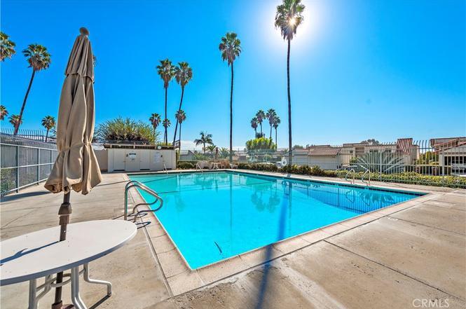 Building Photo - 720 Calle Camisa