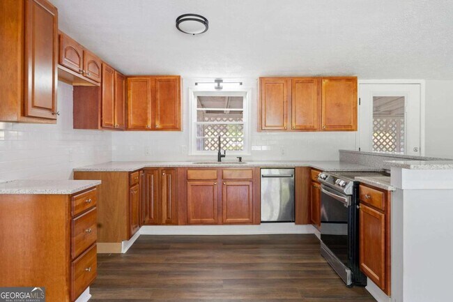 Building Photo - 119 McBee St