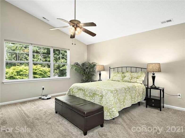 Master Bedroom - 50 Clear Creekside Dr
