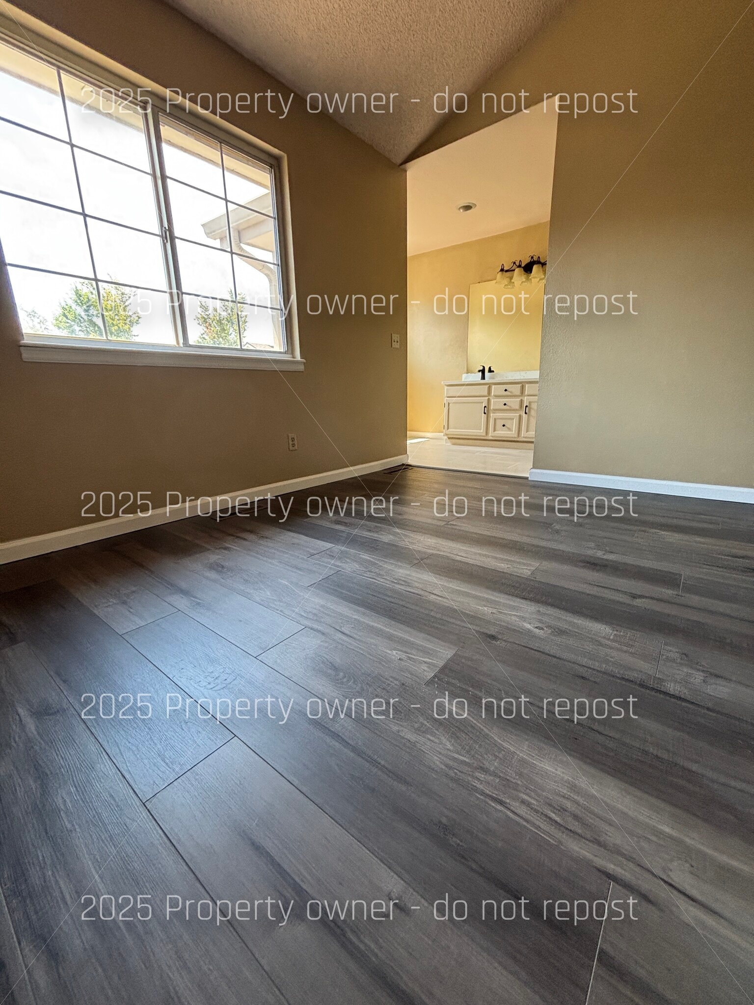 Building Photo - 2010 S Xenia Way