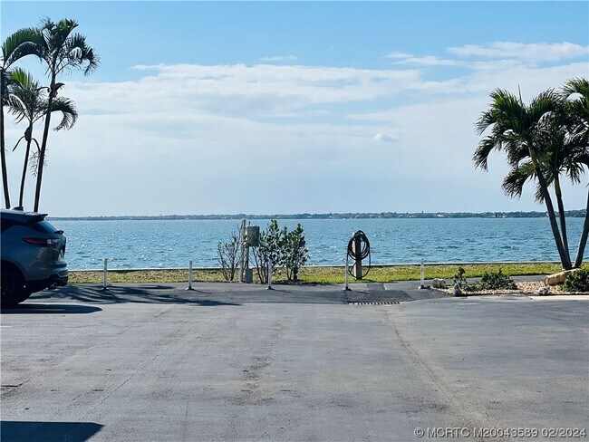 Building Photo - 3442 NE Causeway Blvd