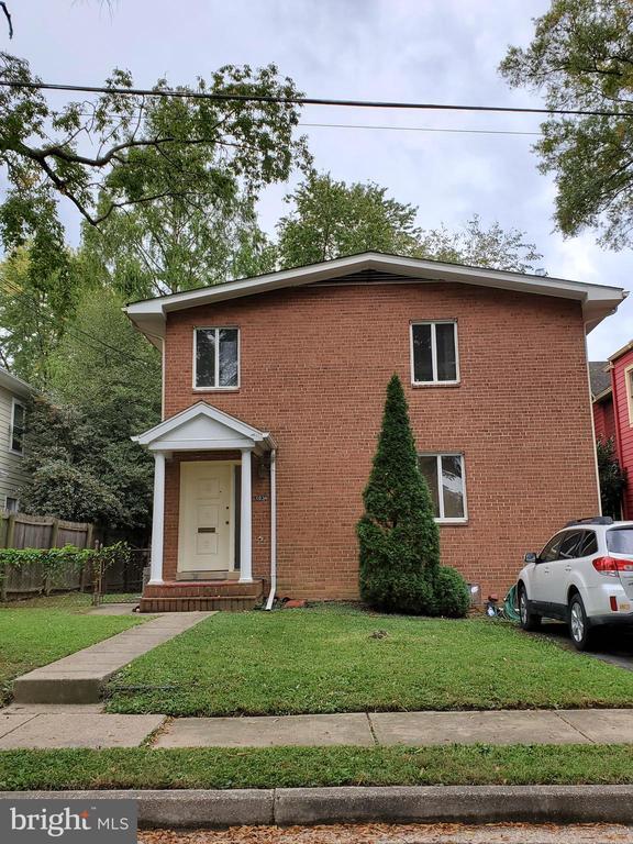 Building Photo - 1034 17th St S