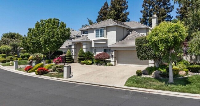 Building Photo - Prestigious Spanish Bay Circle Home in Guard-Gated Brookside