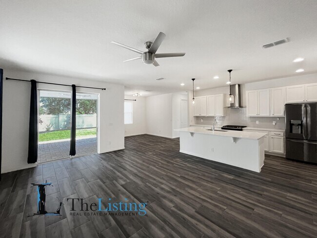 Building Photo - 14359 Shocklach Dr