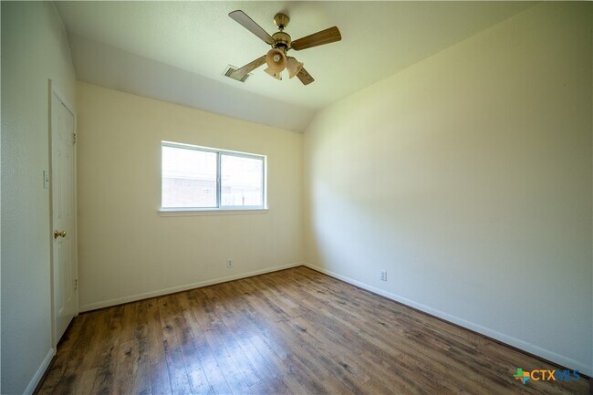 Building Photo - 1131 River Rock