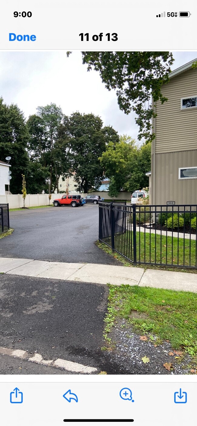 Building Photo - 114 Park Plz