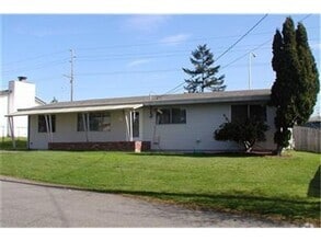 Building Photo - **$500 Move In Special** Newly Renovated 3...