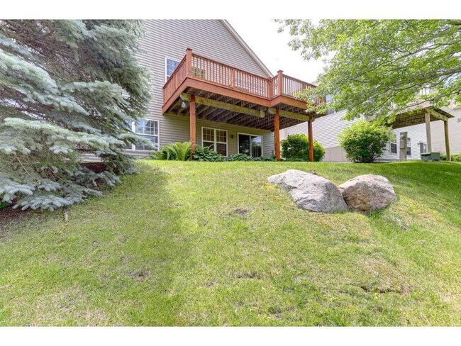 Building Photo - 2074 Clover Ct