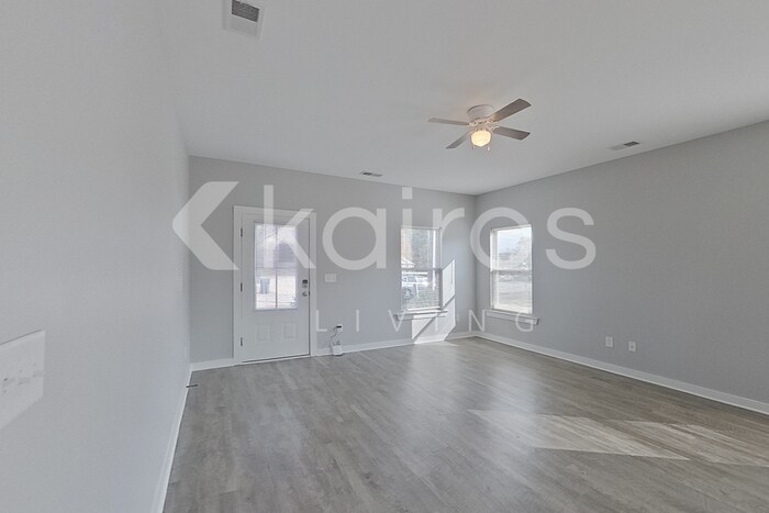 Building Photo - 15 HAWK LN