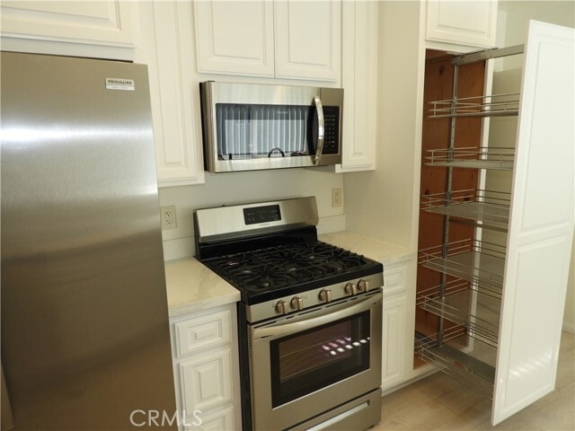 Building Photo - 1554 Las Lunas St