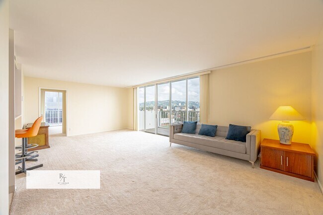 Building Photo - Modern 2-Bedroom Condo with Premium Amenities in Los Angeles