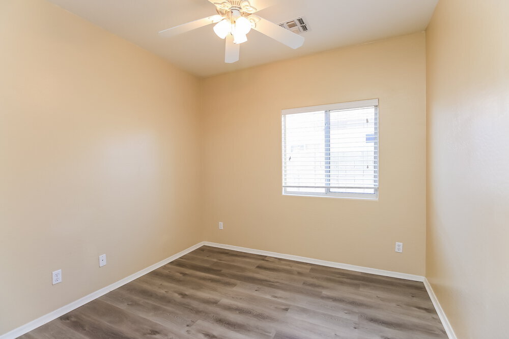 Building Photo - 2730 E Calle Del Norte Dr