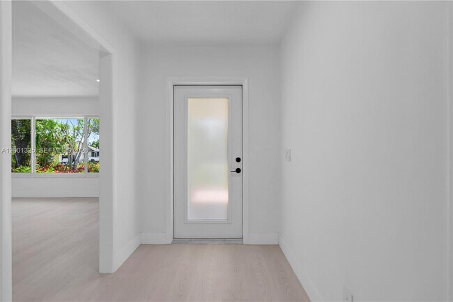 Building Photo - 9125 SE Karin St