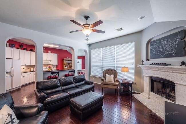 Building Photo - 23915 Elden Hills Ct