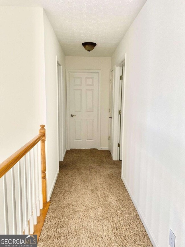 Building Photo - 640 Suwanee Lakes Cir NW