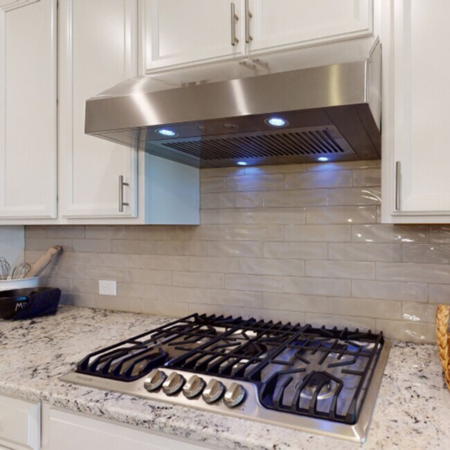 Building Photo - 5148 Golden Oak Cove