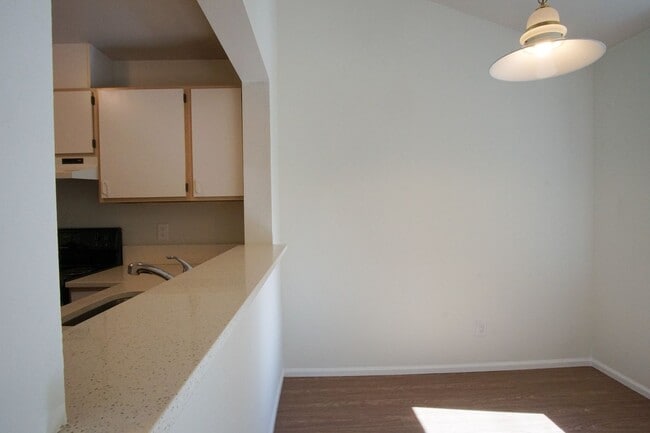 Building Photo - $250 OFF!! Lair Hill-Spacious & Updated 2-...