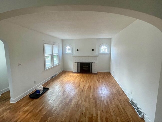 Building Photo - 654 22nd St N
