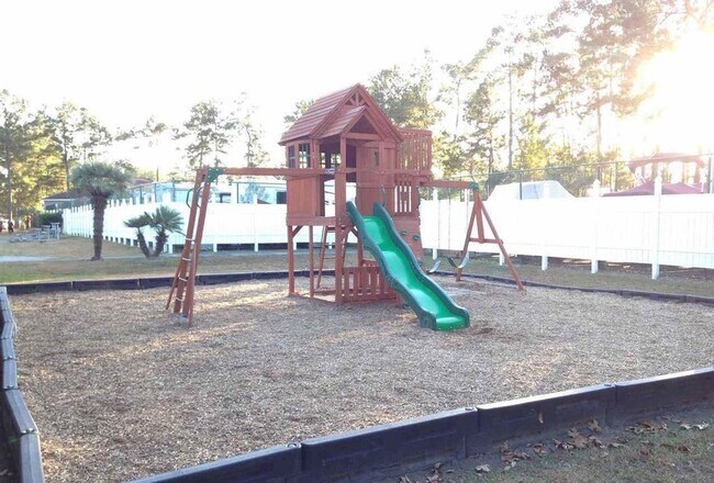 Building Photo - Myrtle Beach Golf and Yacht Club