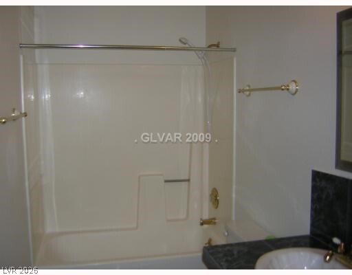 Building Photo - 211 Zinc St