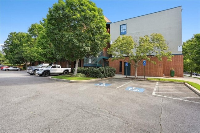 Building Photo - 1610 Liberty Ln