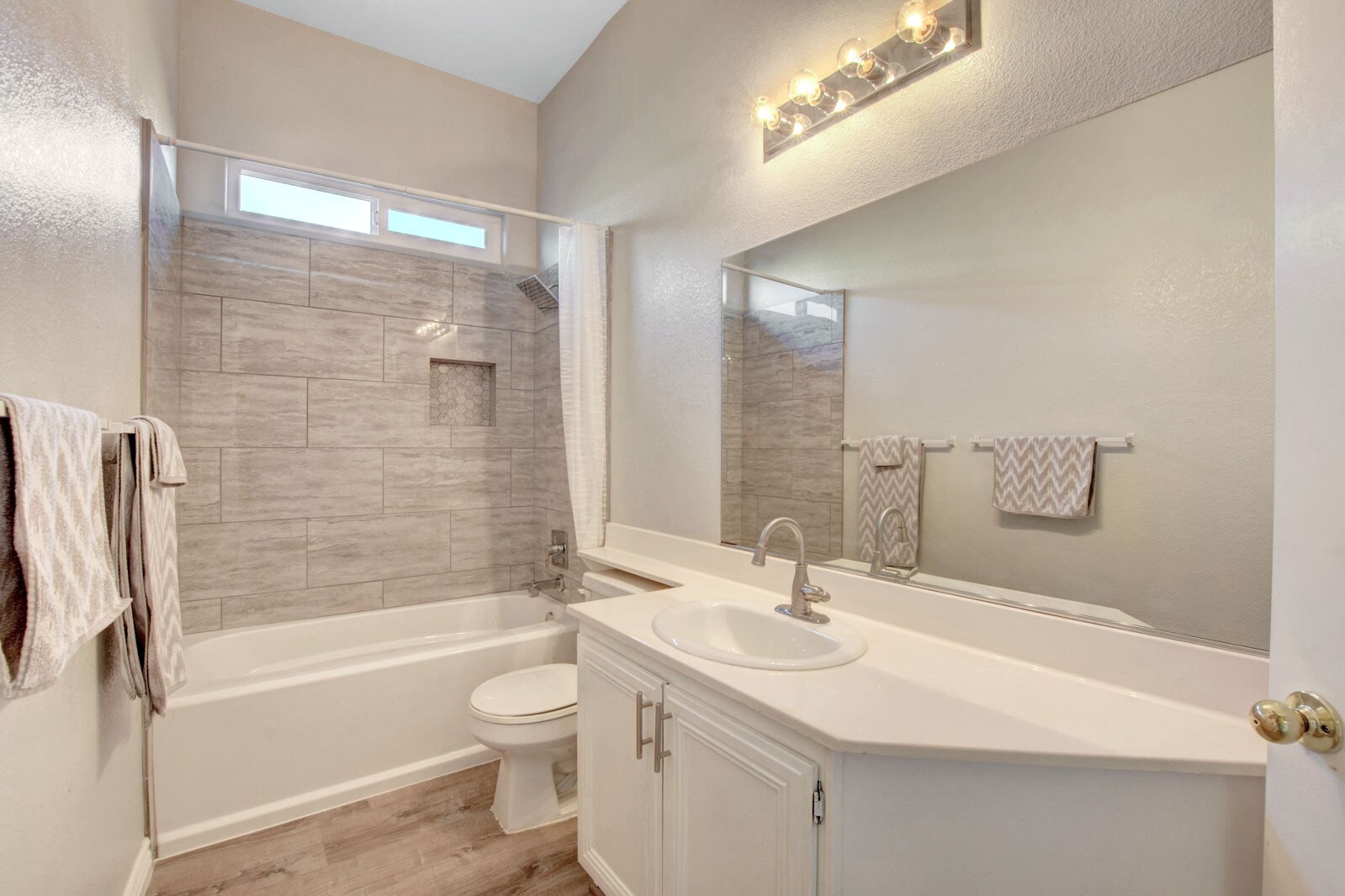 Building Photo - 2890 Red Rooster Ct