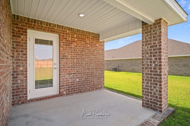 Building Photo - 5571 Hebron Rd