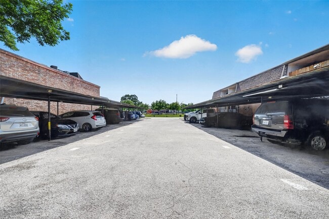 Building Photo - 1220 Shadowdale Dr