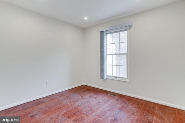 Building Photo - 9216 Burley Ln