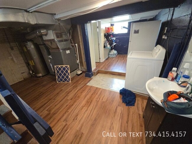 Building Photo - 502 Benjamin St