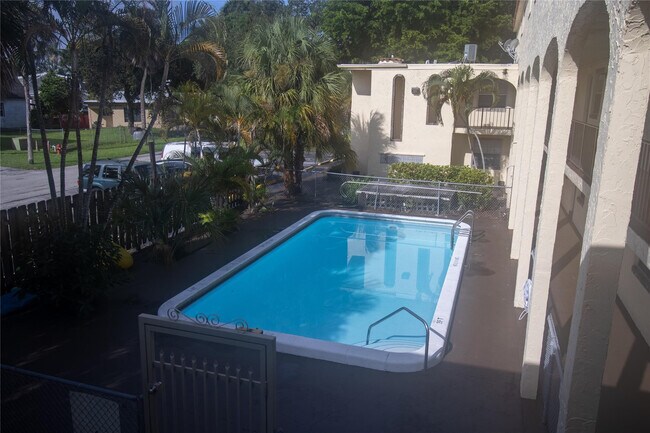 Building Photo - 1505 SW 2nd St