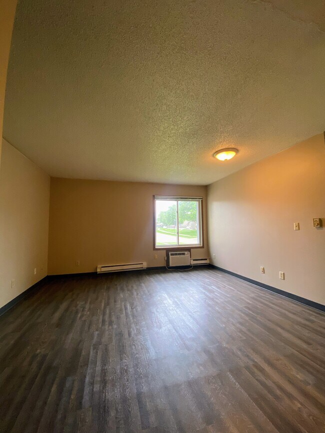 Primary Photo - 1245 Hardin Dr