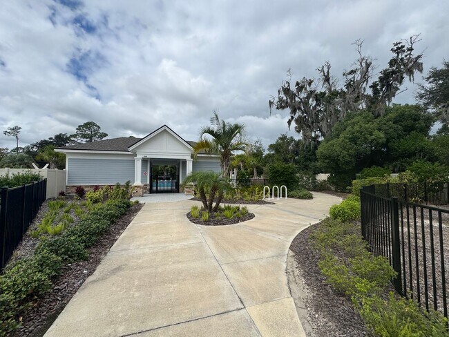 Building Photo - Fall Into Savings –Rent Reduced! Housing c...