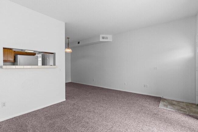 Interior Photo - 3485 Linden Ave